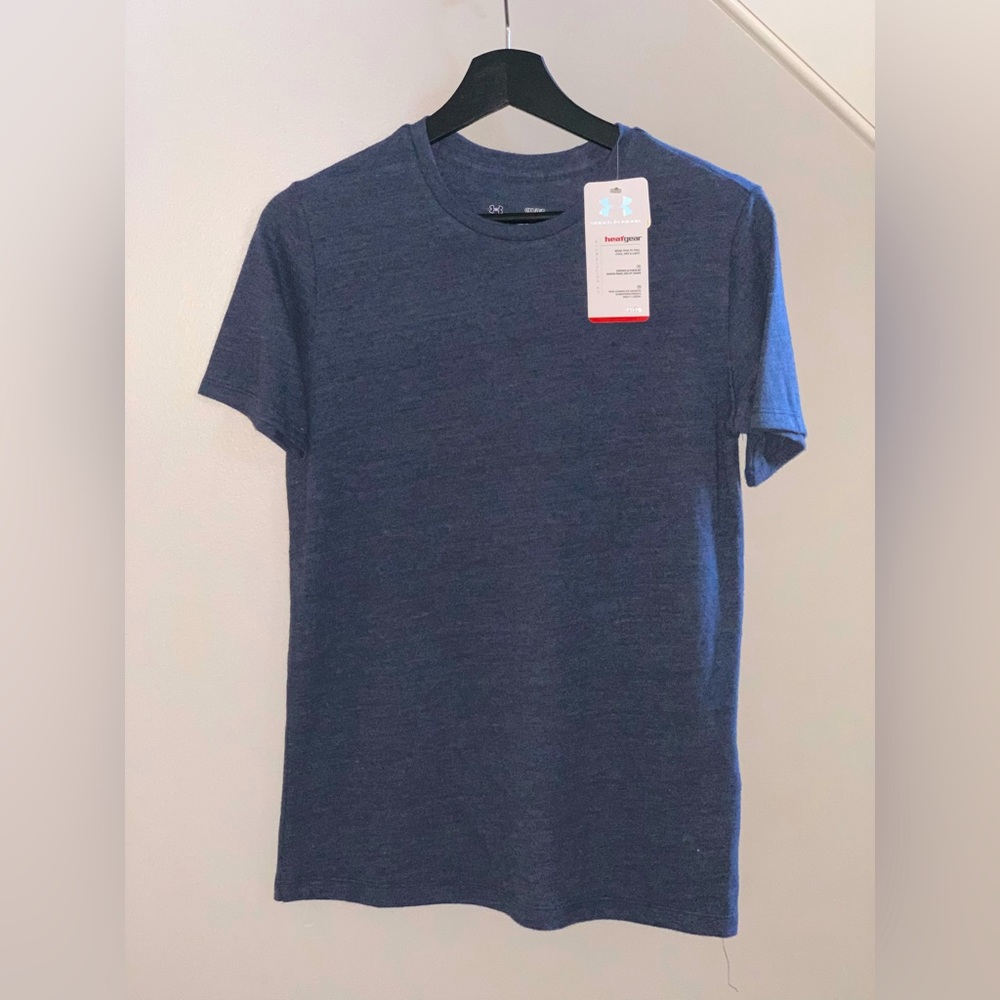 NEW Women's Under Armour Heat Gear T-shirt - Size Small